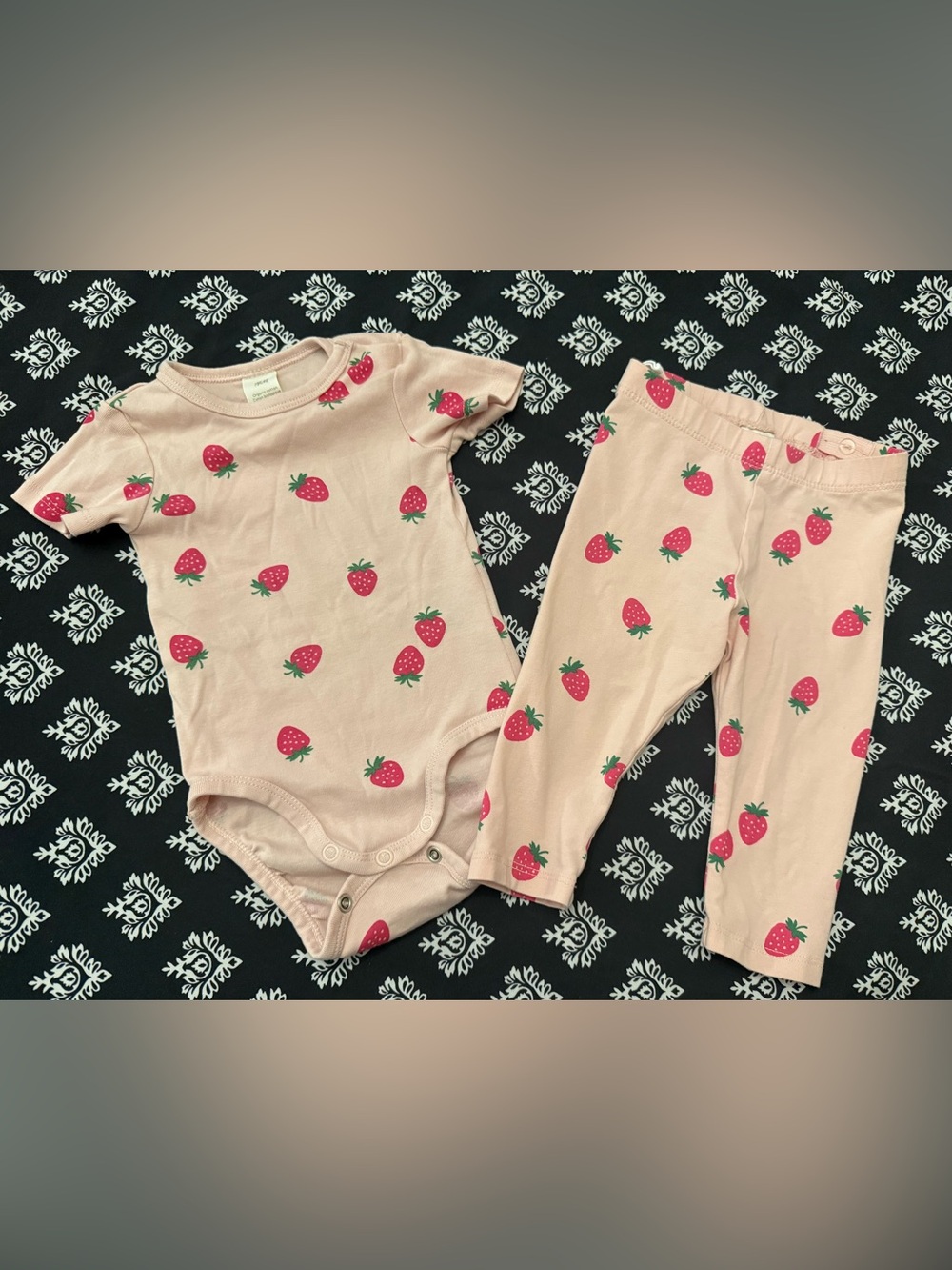 H&M Baby Girls Strawberry Bodysuit Leggings Set 6M Organic Cotton Pink Outfit